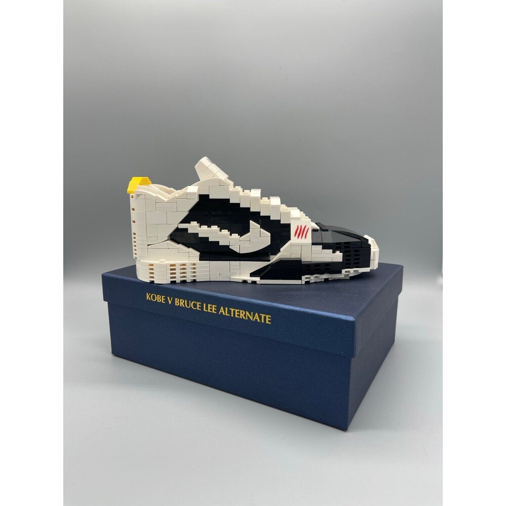 Nike Zoom Kobe 5 Protro ‘Alternate Bruce Lee’ Kick Brick Set